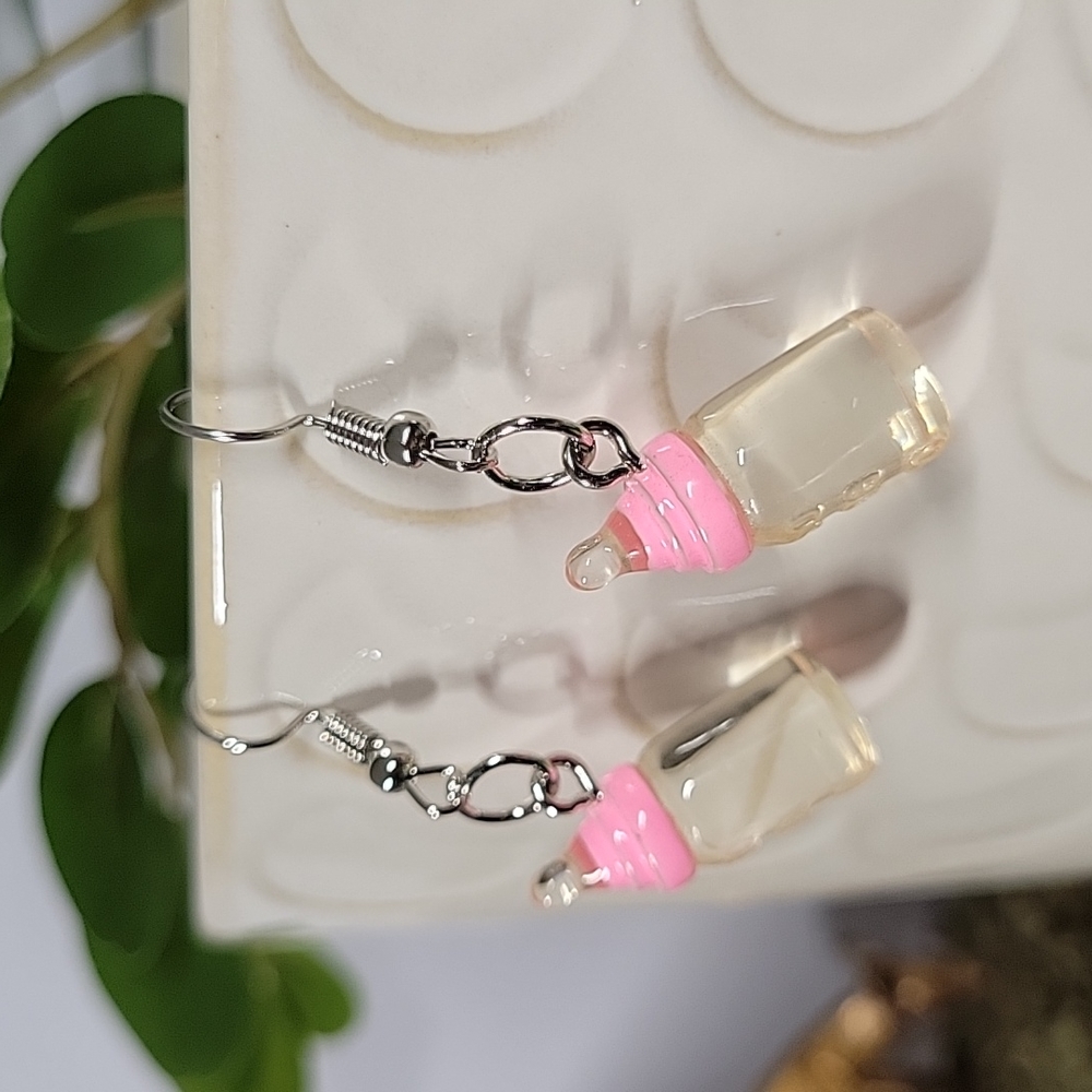 🔥LAST PAIR🔥 Baby Bottle Drop Earrings, pink - Picture 4 of 6